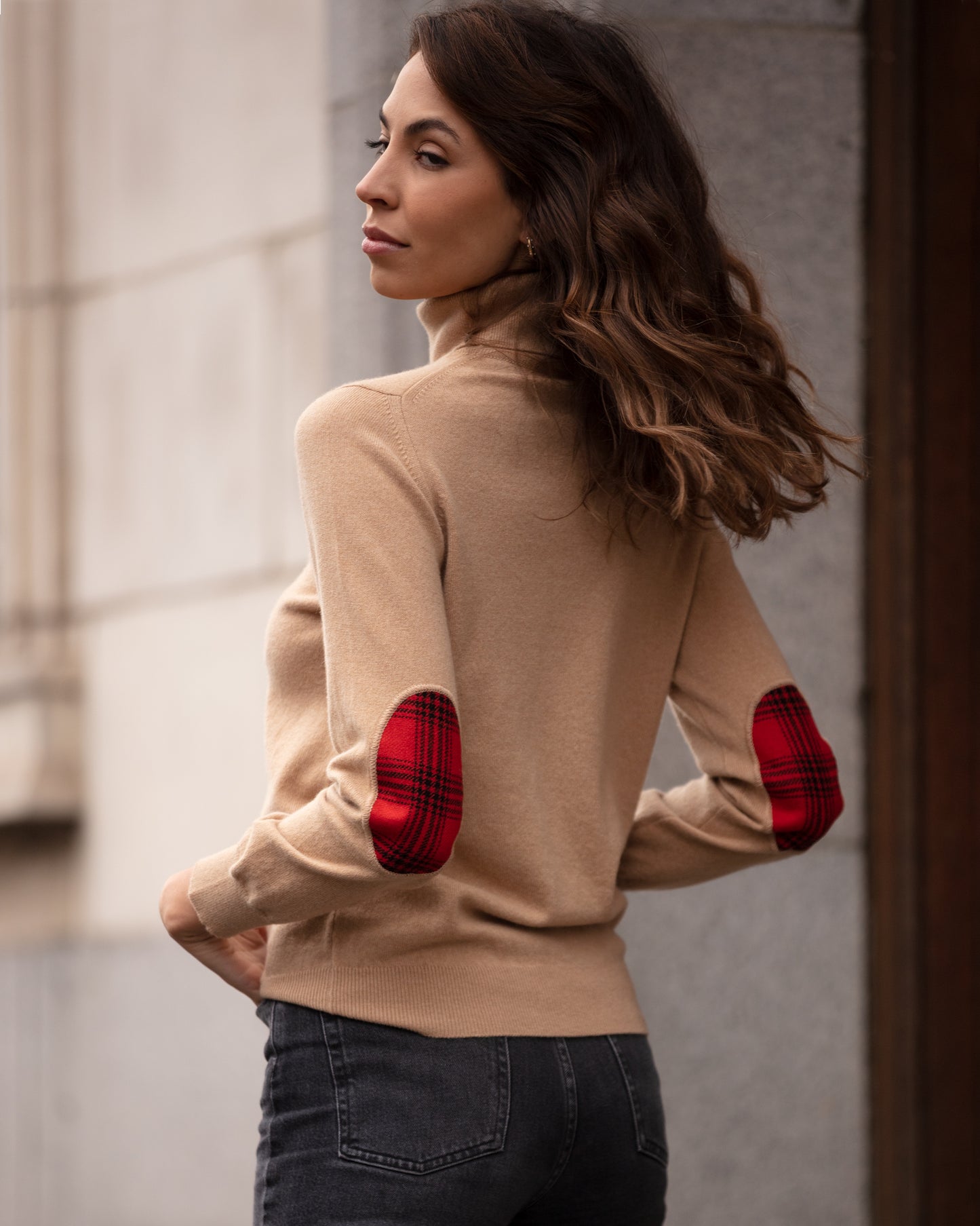 Women's Cashmere Roll Neck Sweater